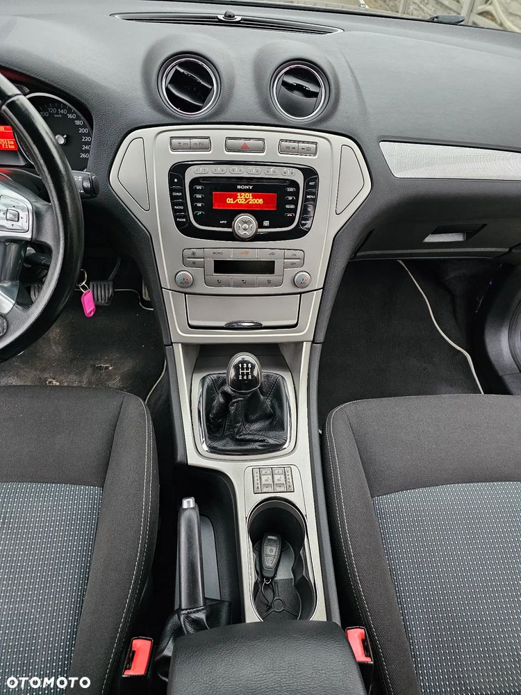 Ford Mondeo SW 2.0 Titanium - 29