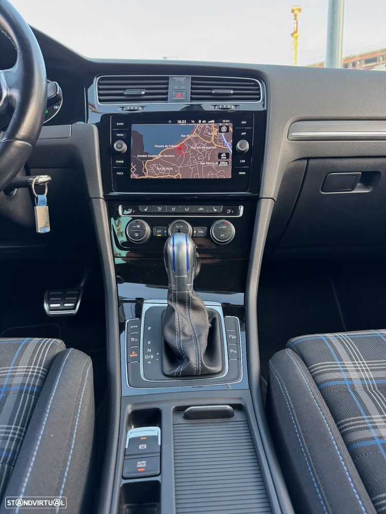 VW Golf 1.4 GTE Plug-In-Hybrid DSG - 13