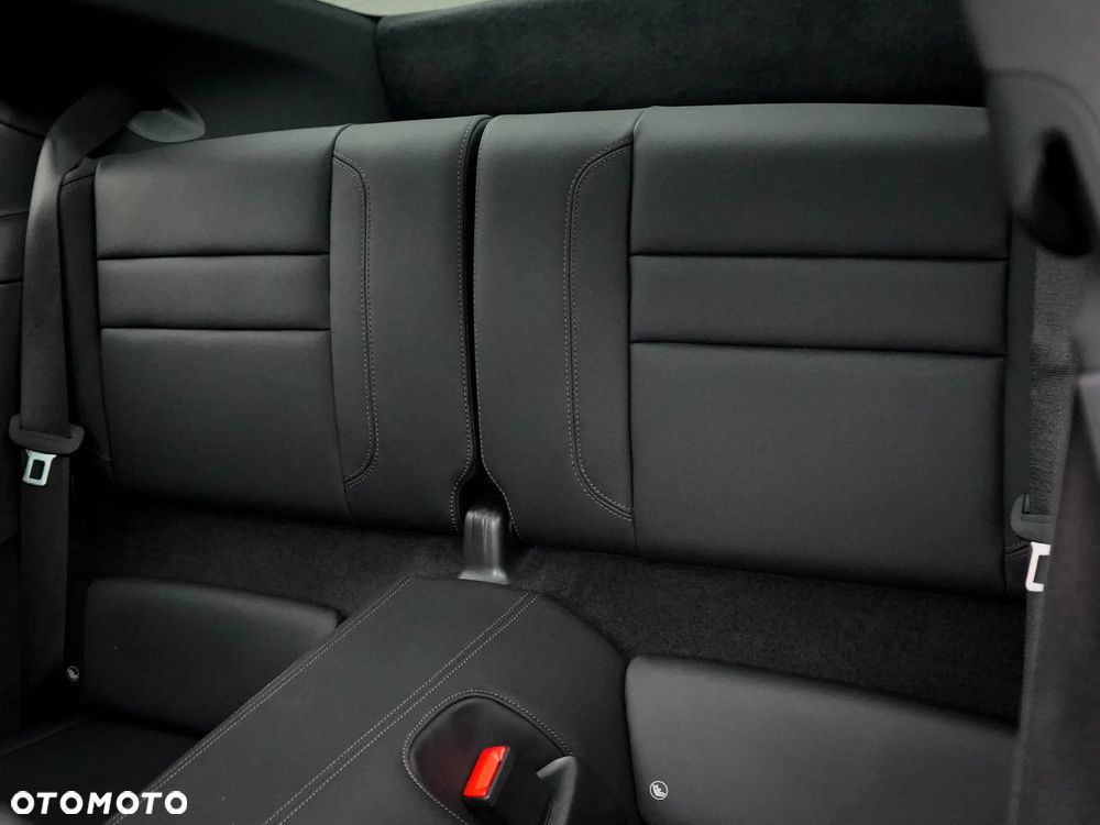 Porsche 911 Carrera 4S - 33