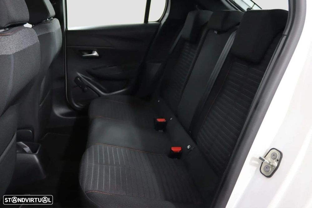 Peugeot 208 1.2 PureTech SE Style - 12