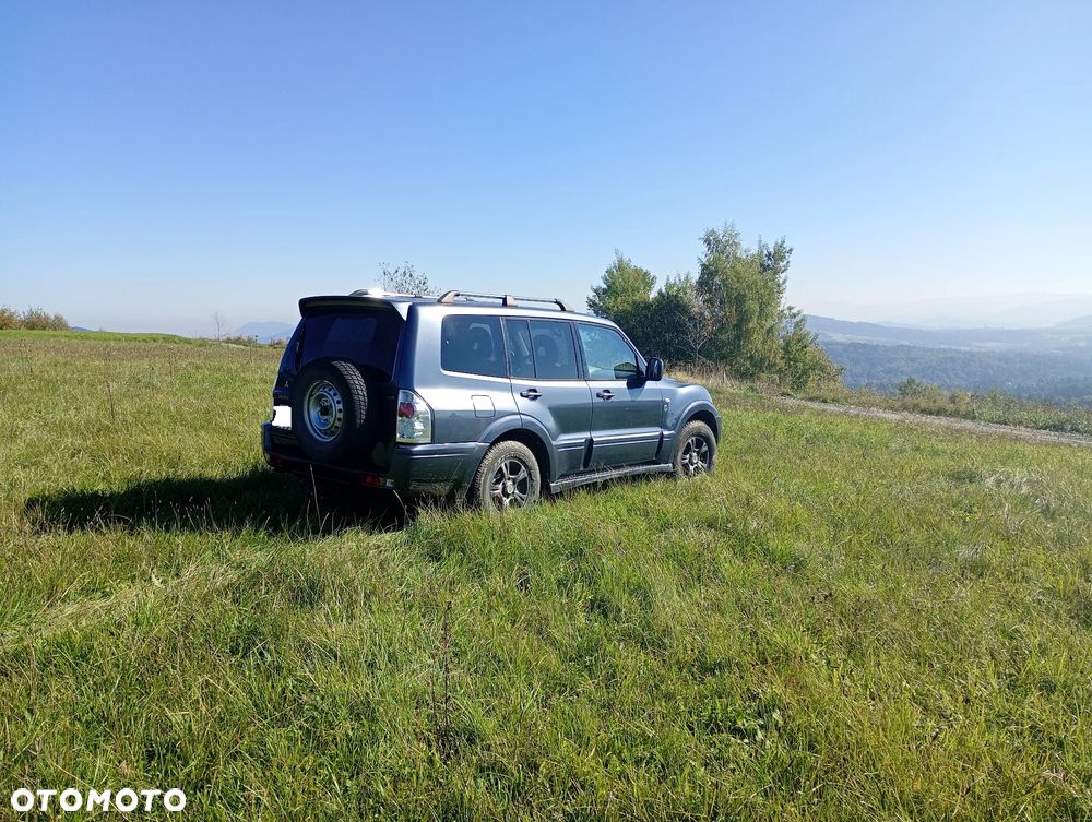Mitsubishi Pajero - 3