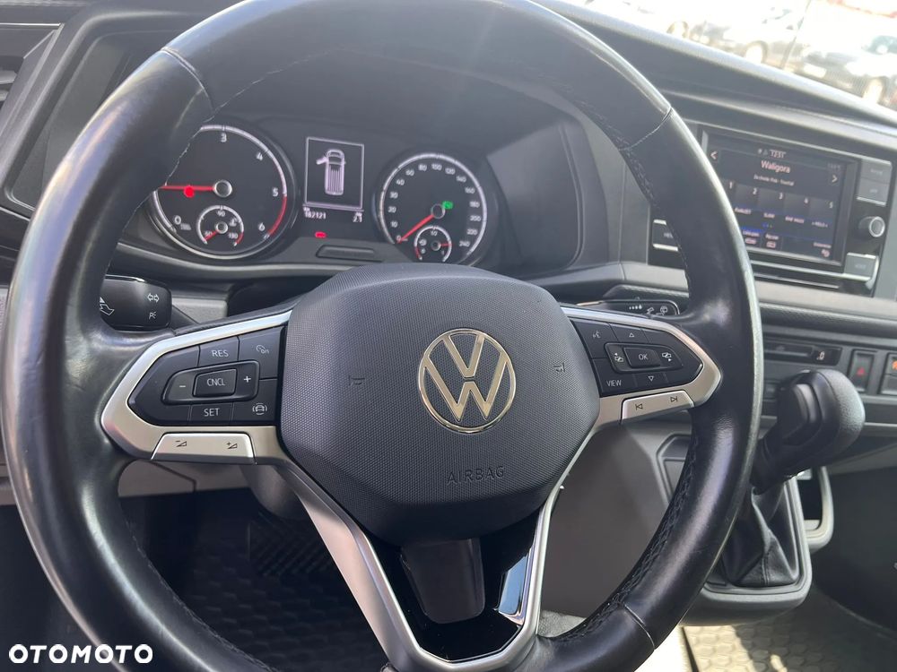 Volkswagen Caravelle - 11
