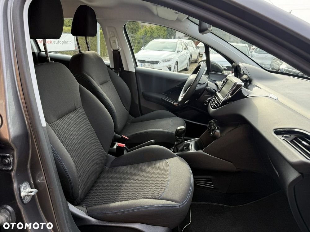 Peugeot 208 PureTech 82 Stop & Start Signature - 22