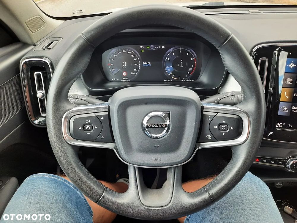 Volvo XC 40 T3 Momentum - 29