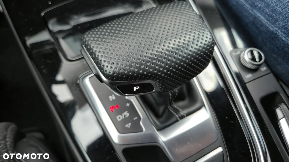 Audi A4 Avant 30 TDI S tronic - 31