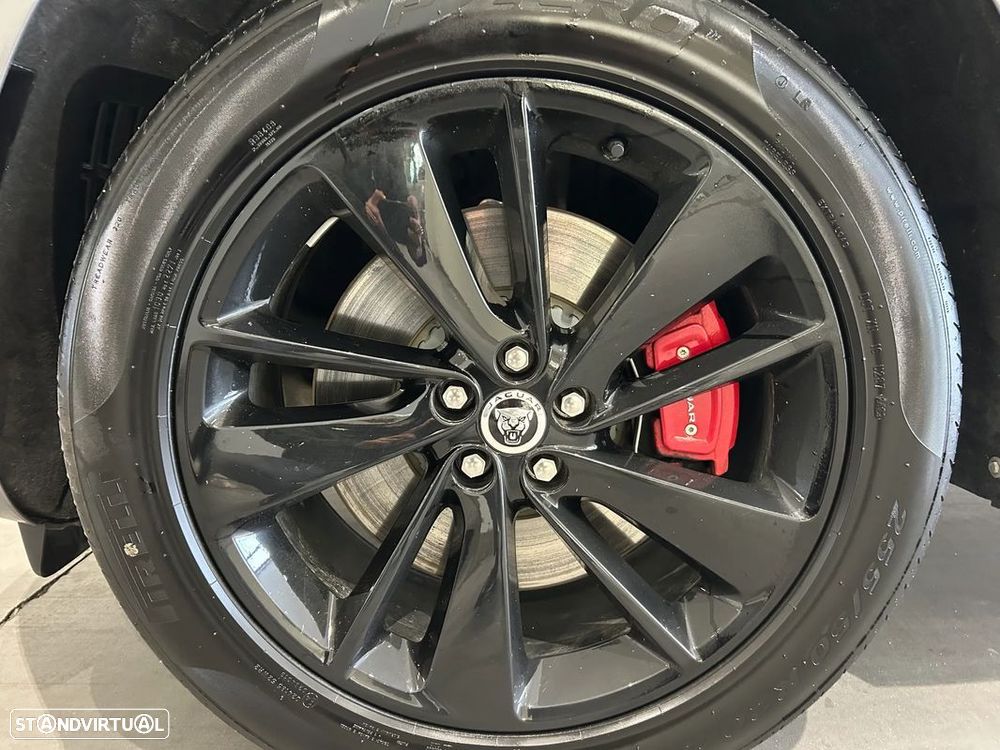 Jaguar F-Pace 2.0 P400e AWD R-Dynamic S - 8