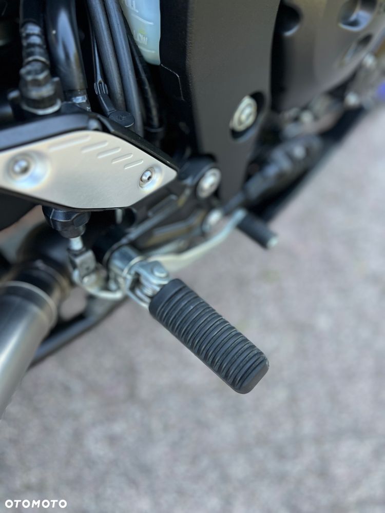 Yamaha FZ8 - 20