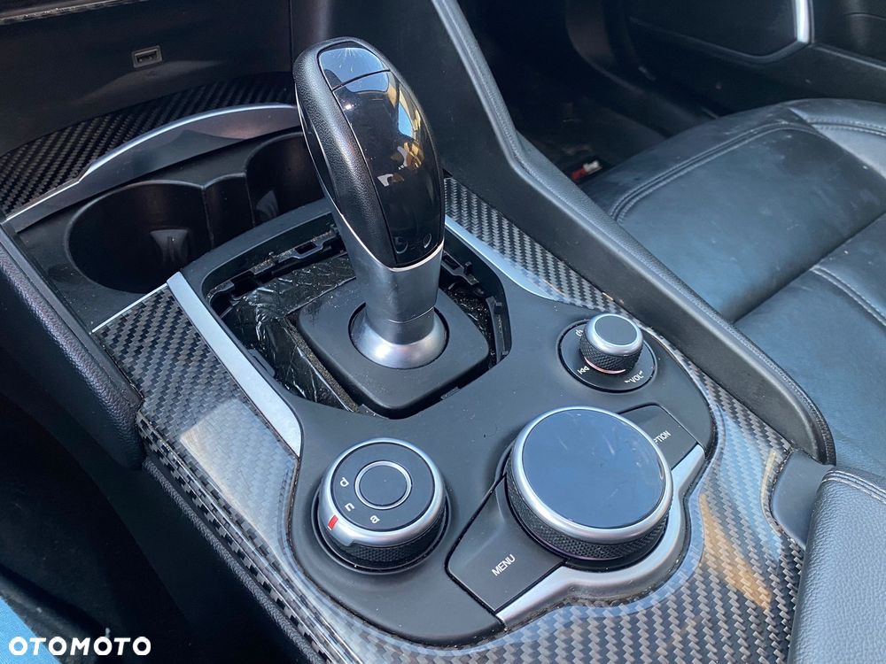 Alfa Romeo Giulia - 24