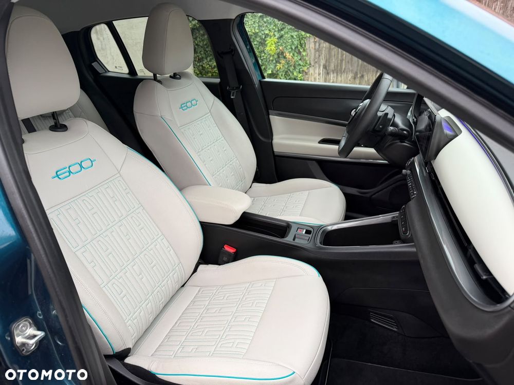 Fiat 600 HYBRID 100 kW 125 Jahre Edition - 21