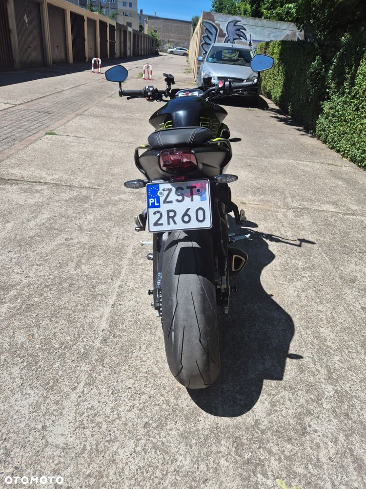Triumph Street Triple - 12