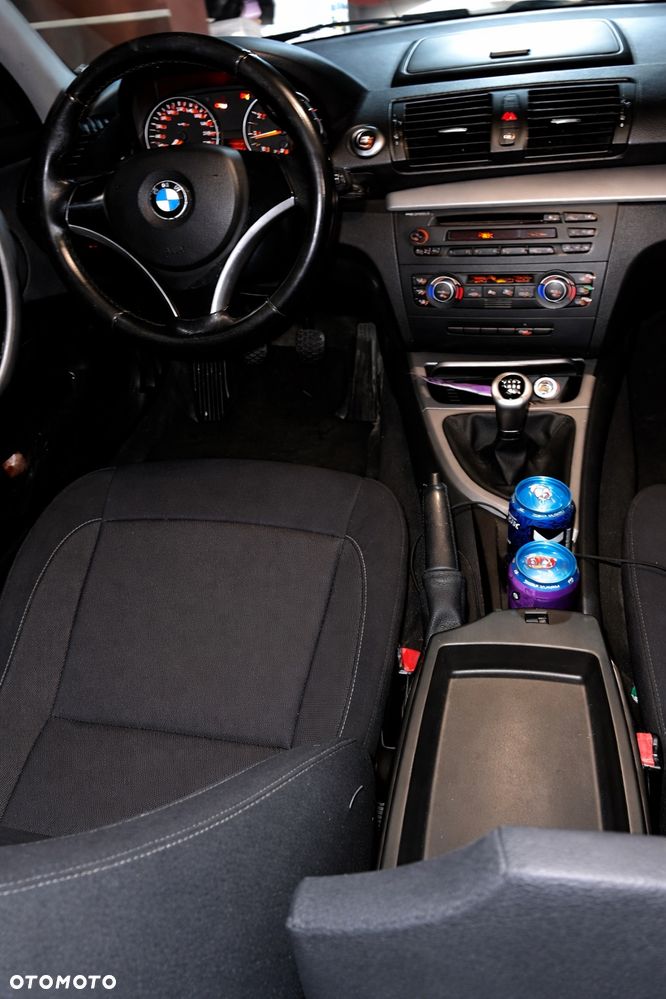 BMW Seria 1 116i - 22