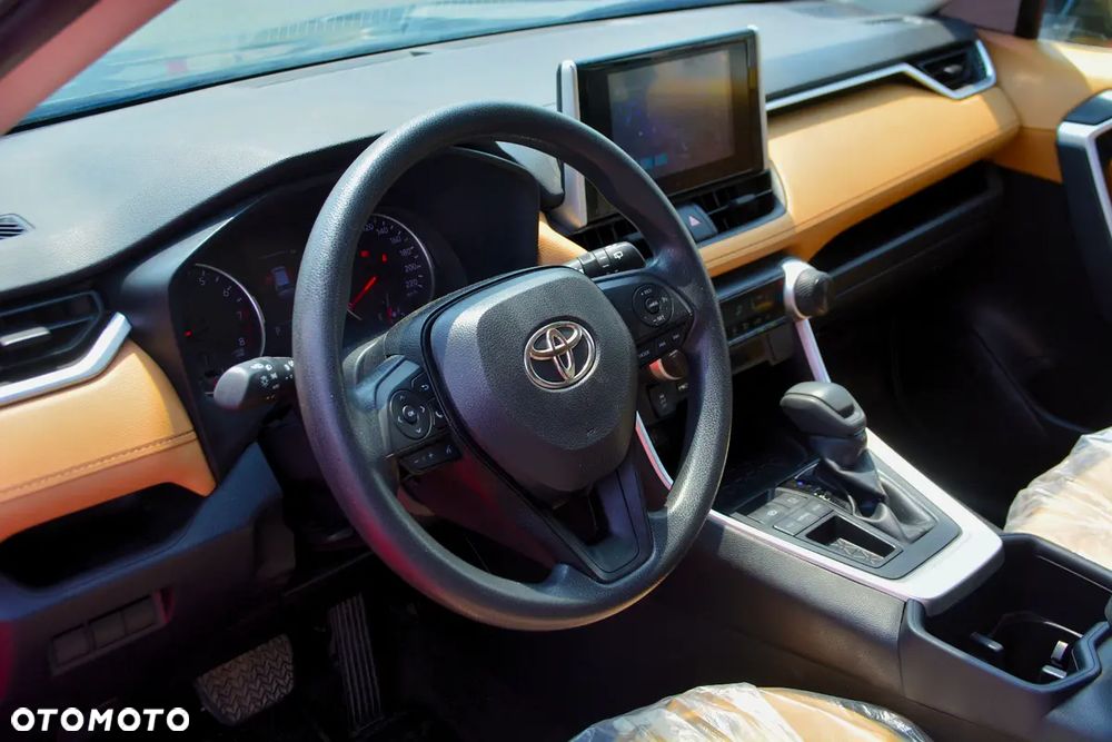 Toyota RAV4 - 8