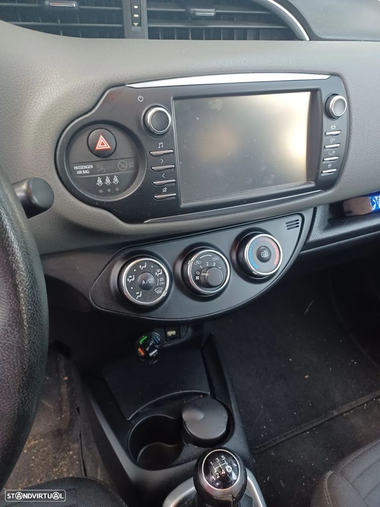 Toyota Yaris 1.0 VVT-i - 8