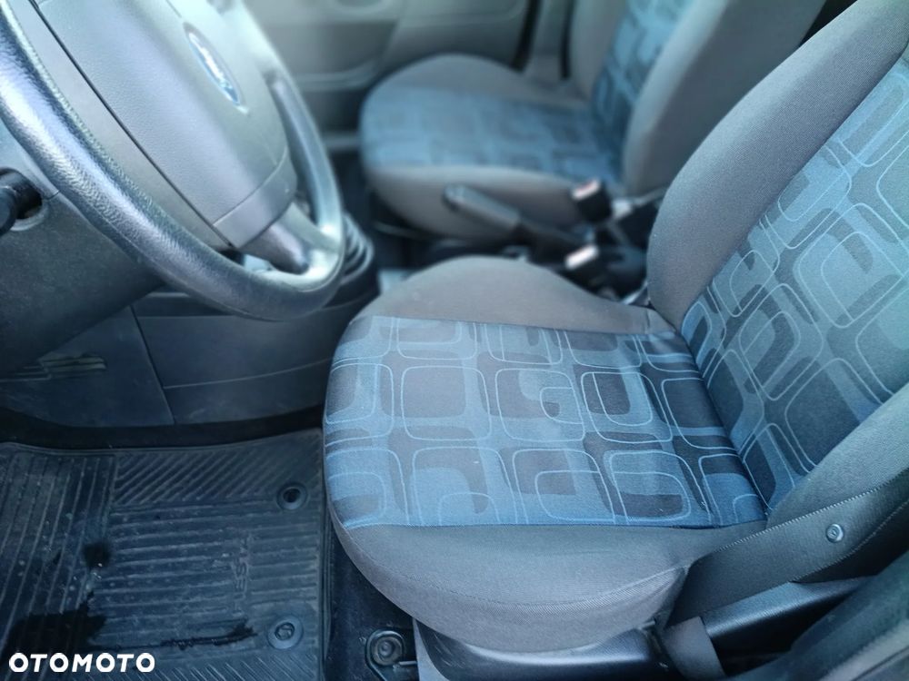 Ford Fiesta 1.3 - 6