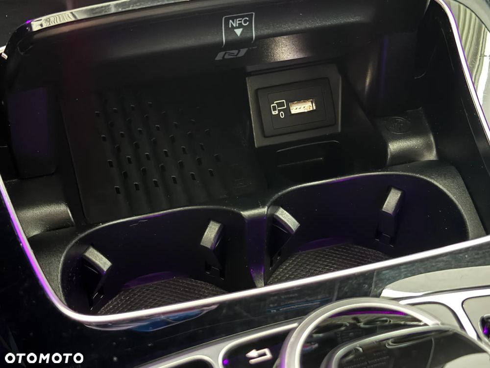 Mercedes-Benz Klasa E 300 9G-TRONIC - 24