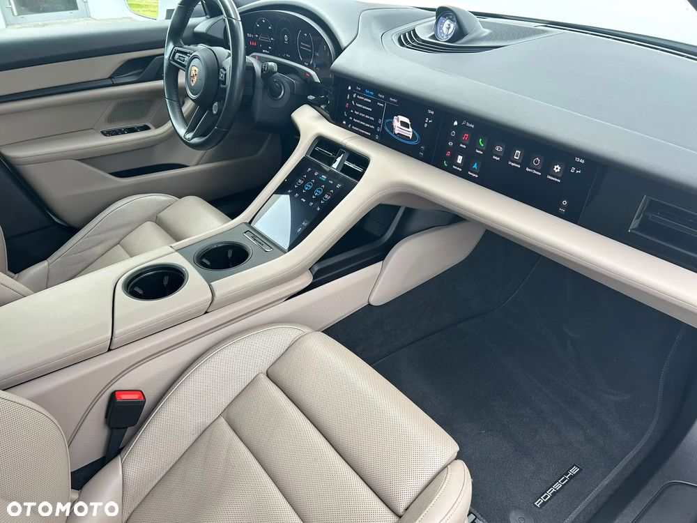 Porsche Taycan Standard - 28