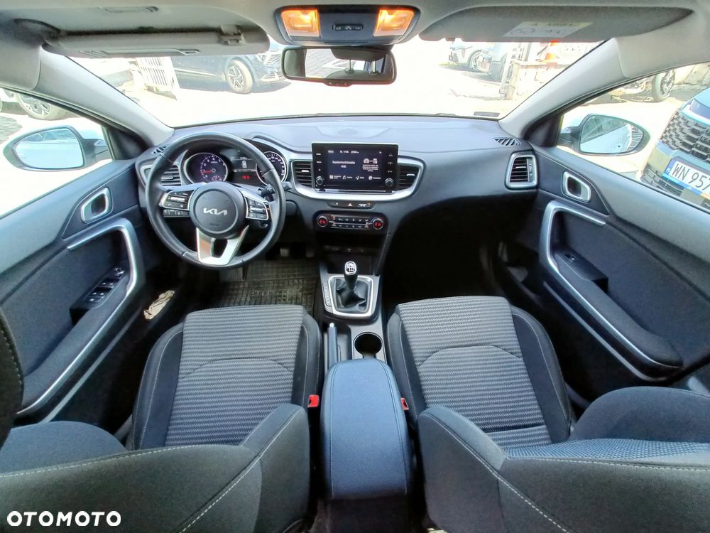 Kia Ceed 1.5 T-GDI M - 11