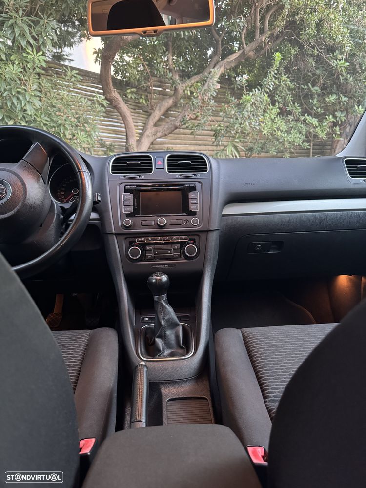 VW Golf 1.6 TDI Confortline - 13