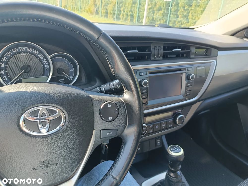 Toyota Auris 1.6 Prestige - 26