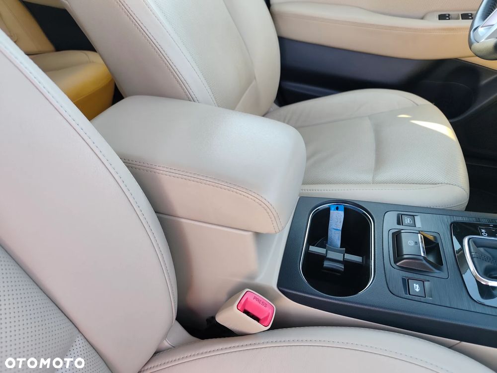 Subaru Outback 2.0D Exclusive Lineartronic - 35