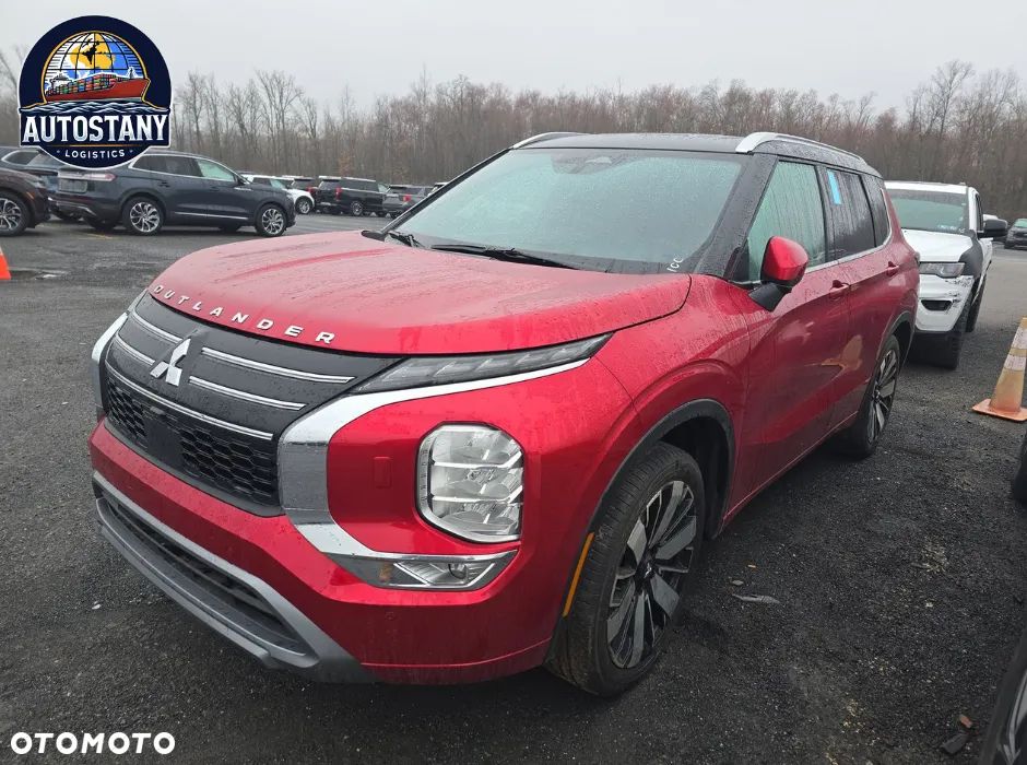 Mitsubishi Outlander - 2