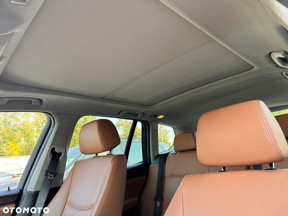 BMW X3 28i xDrive - 18