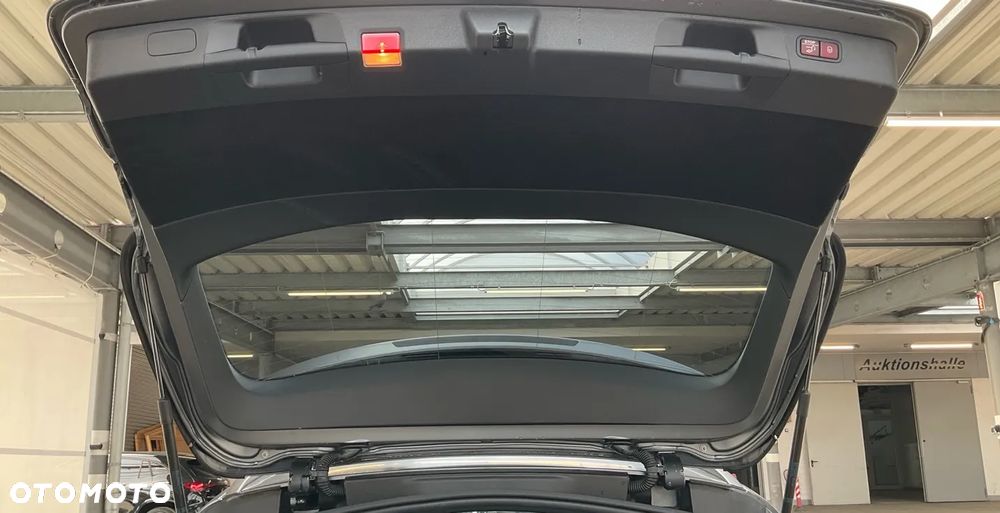 Mercedes-Benz Klasa E 300 de PHEV 4-Matic Avantgarde 9G-Tronic - 18