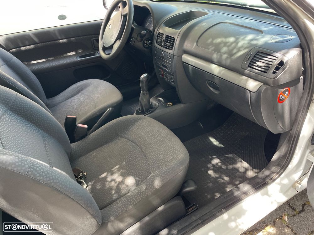 Renault Clio - 12