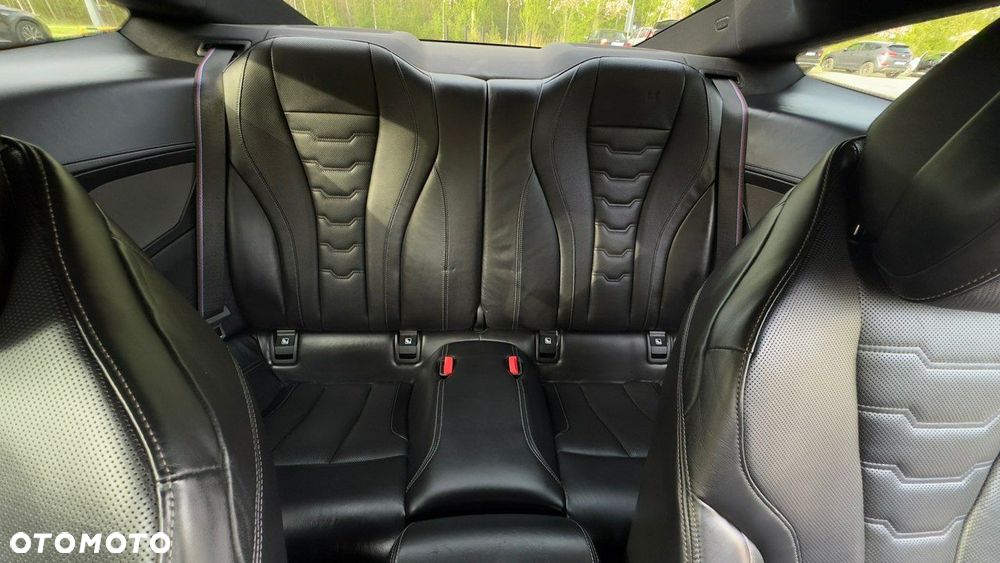 BMW Seria 8 - 17