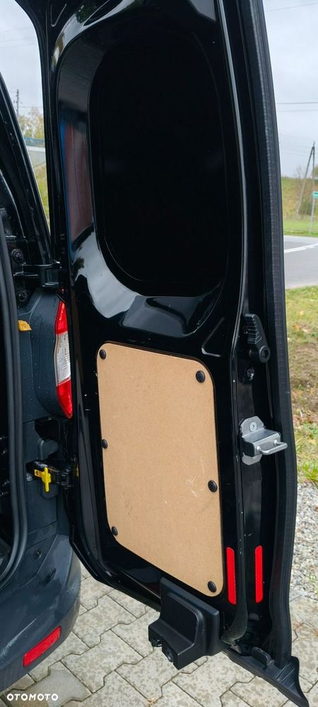 Ford Transit Courier - 18