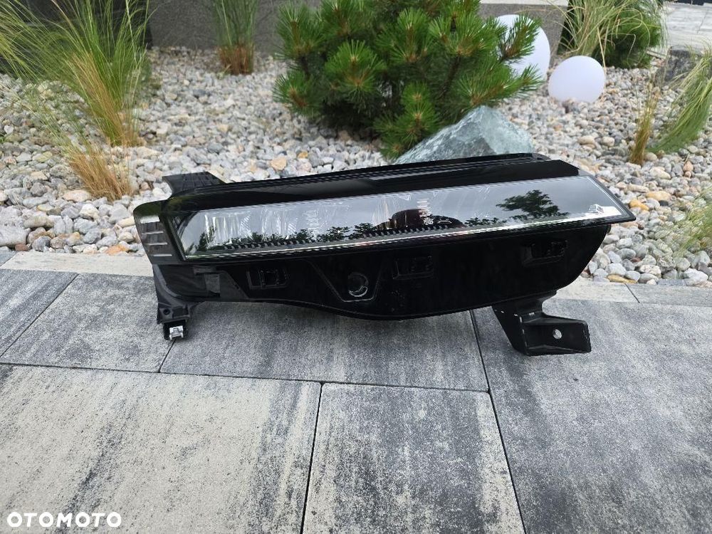 RENAULT MEGANE E-TECH 5 V Lampa prawa Kompletna Full Led 260102443R Chrom - 1