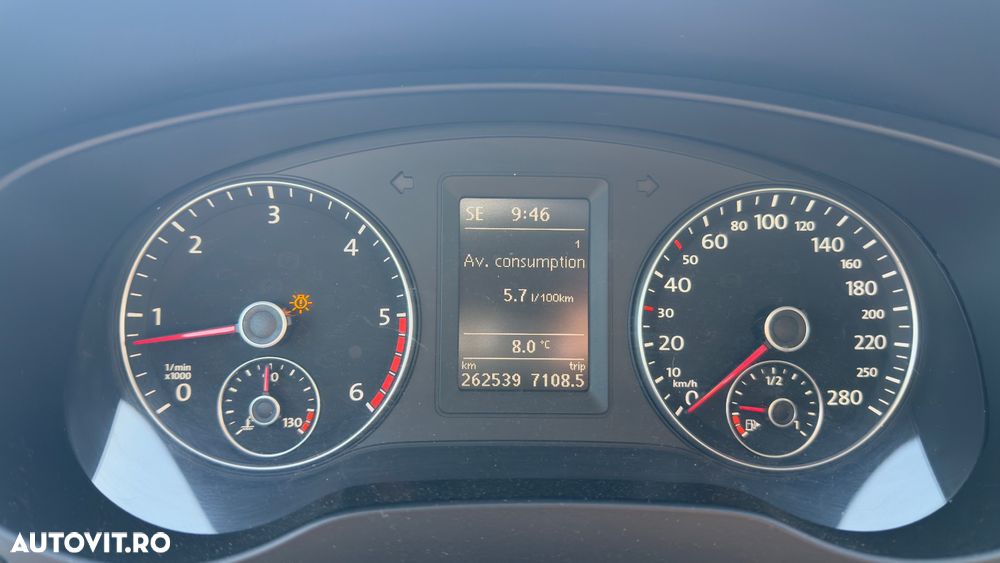 Volkswagen Jetta 1.6 TDI Blue Motion Technology Comfortline - 11