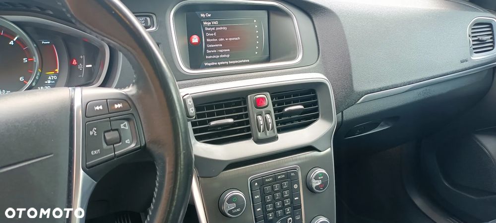 Volvo V40 D4 Summum - 29