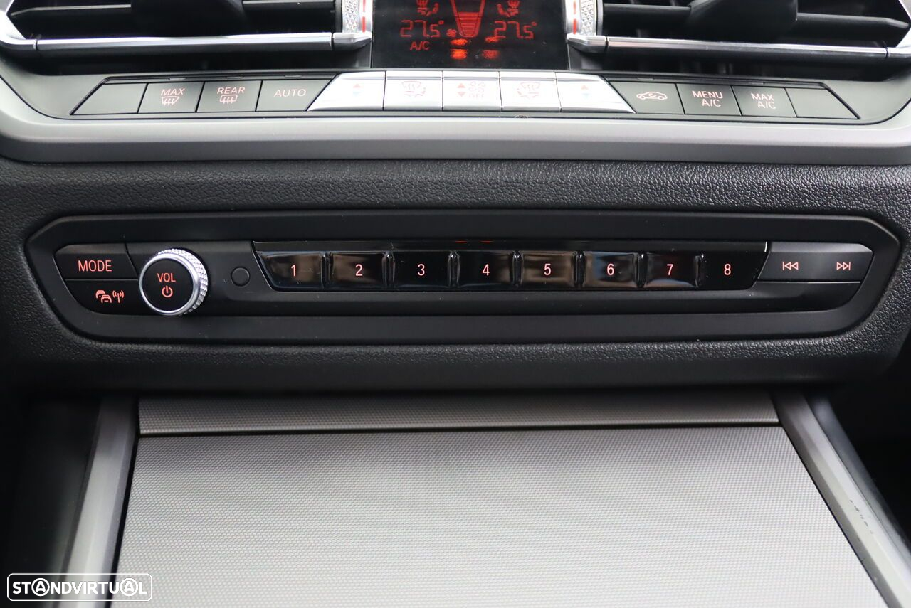 BMW 330 e Touring Corporate Edition Auto - 31