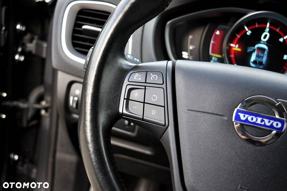 Volvo V40 D2 Momentum - 21