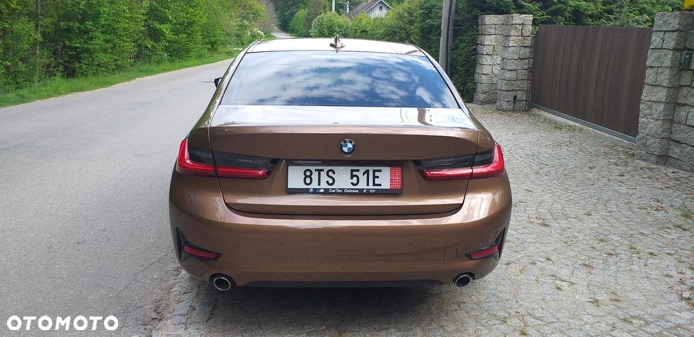 BMW Seria 3 318d Sport Line - 18