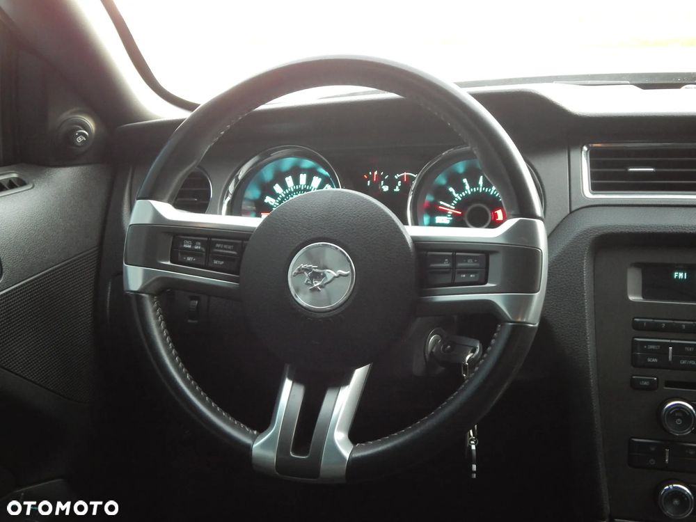 Ford Mustang - 24