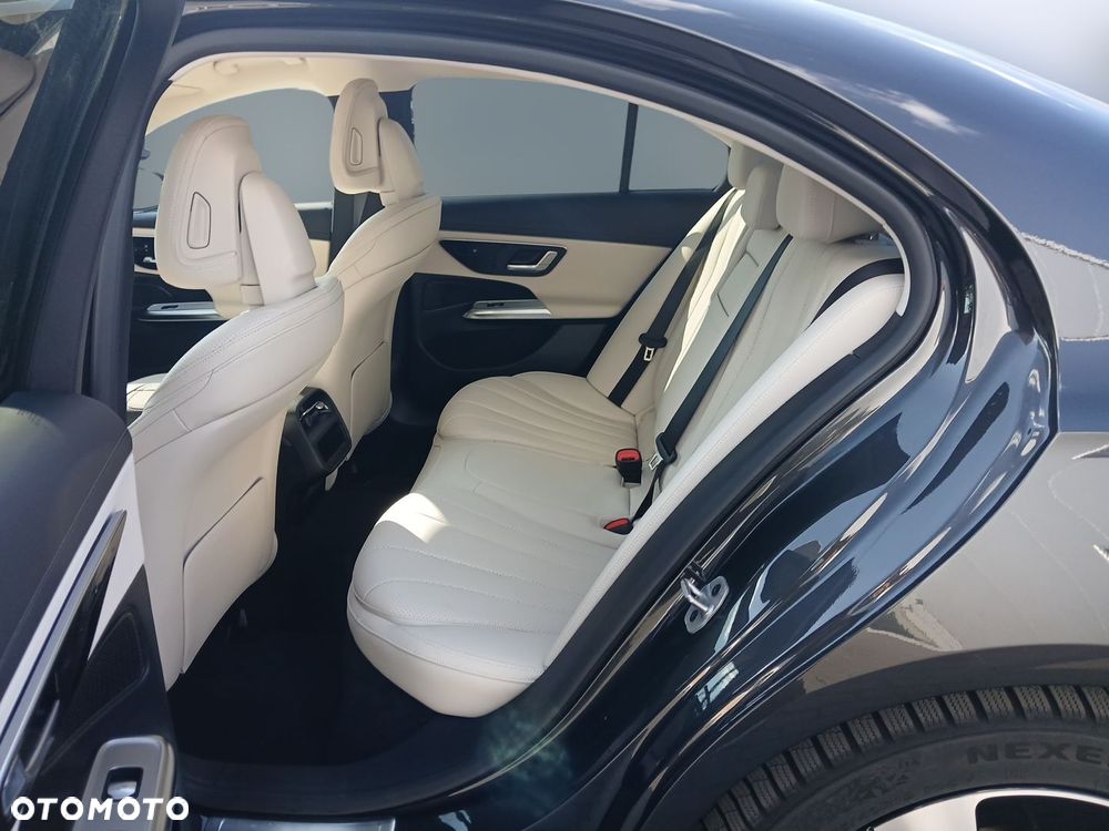 Mercedes-Benz Klasa E 300 PHEV 4-Matic Avantgarde 9G-Tronic - 18