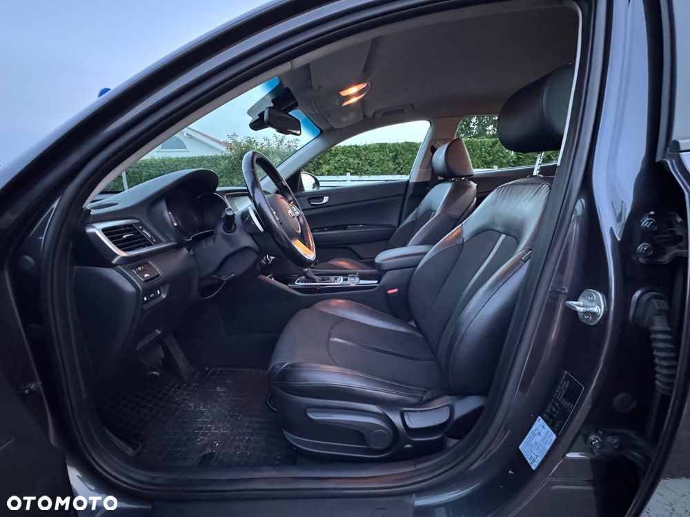 Kia Optima - 10