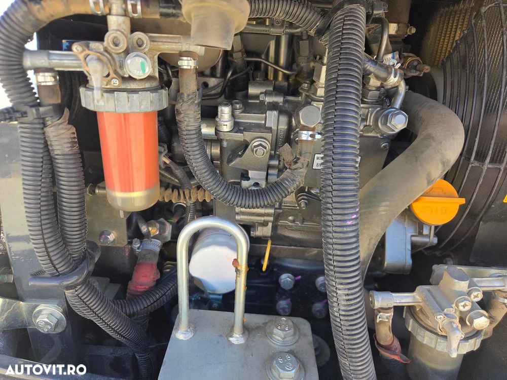 Hitachi ZX19-6, 2 tone, CUPLA RAPIDA+4 CUPE, adancime sapare 2,5m, latime 0,8m cu senile extensibile la 1,2m, inst picon pe brate, lama nivelare, ridica 1tona, senile 80% ok, produs in JAPONIA, STARE FOARTE BUNA, posibilitate leasing-PROMOTIE 21.900 Eur+Tva - 35
