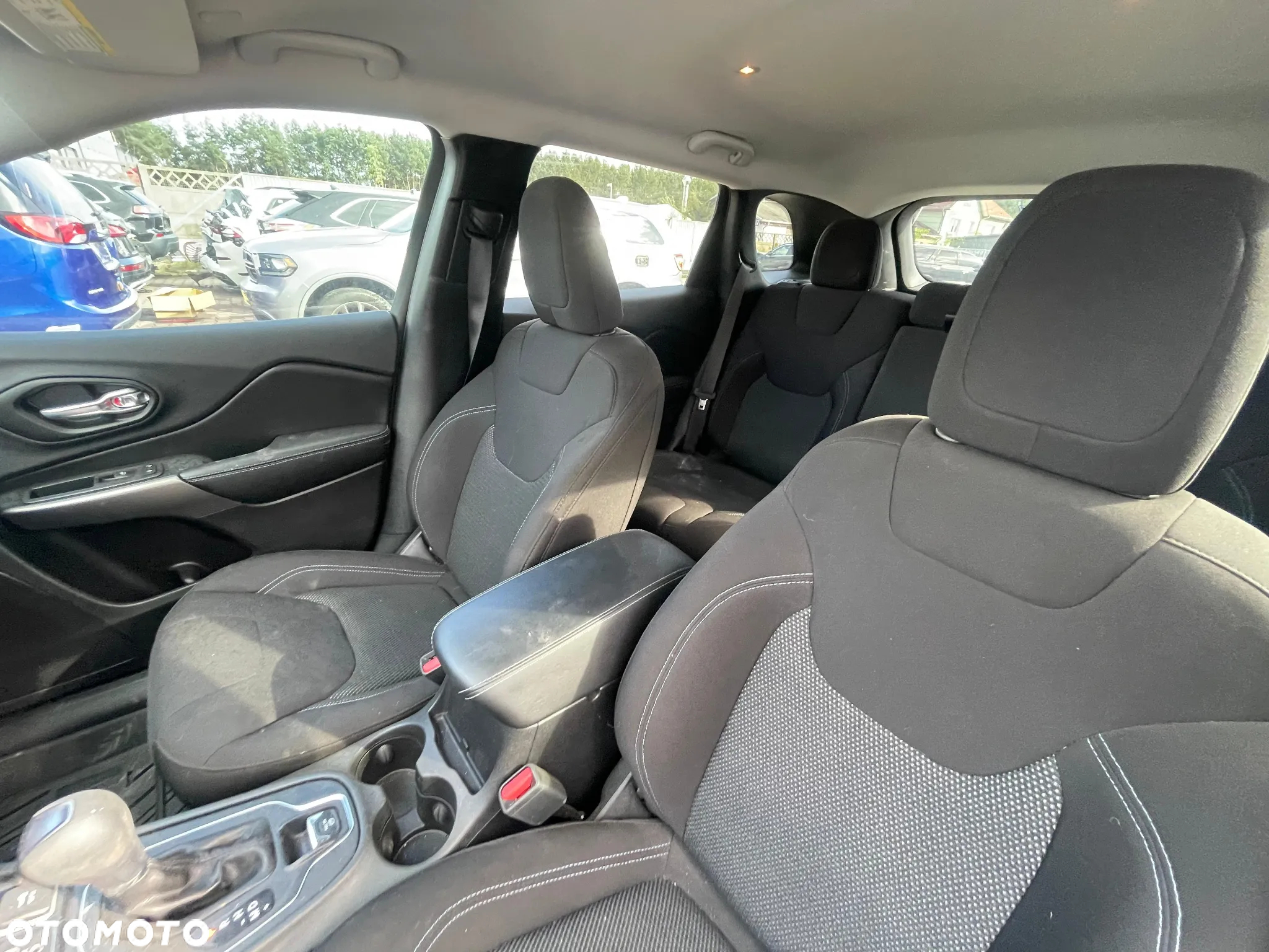 Jeep Cherokee - 15