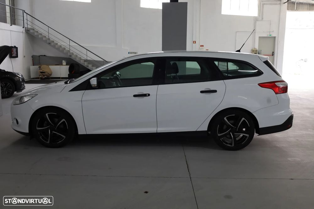 Ford Focus 1.0 EcoBoost S&S Ambiente - 27