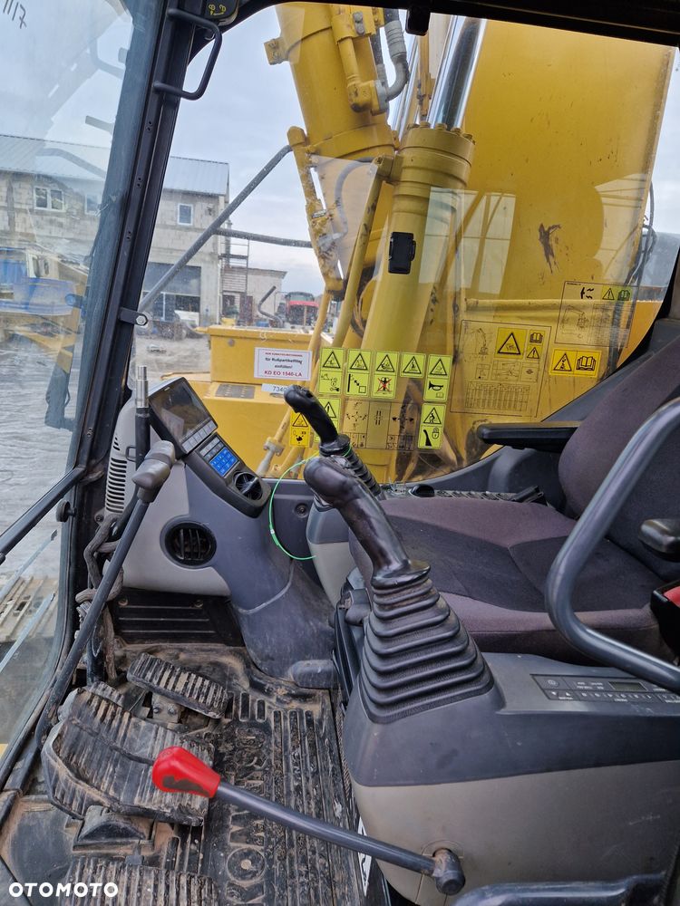 Komatsu PC228-10 - 6