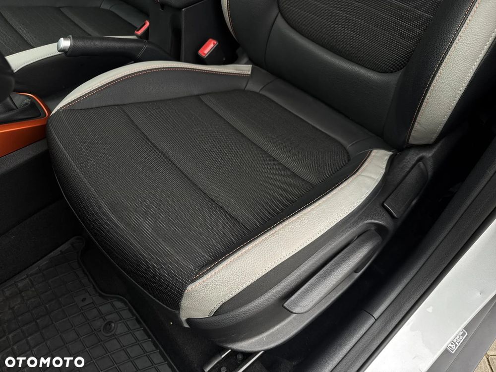 Kia Stonic 1.4 L - 12