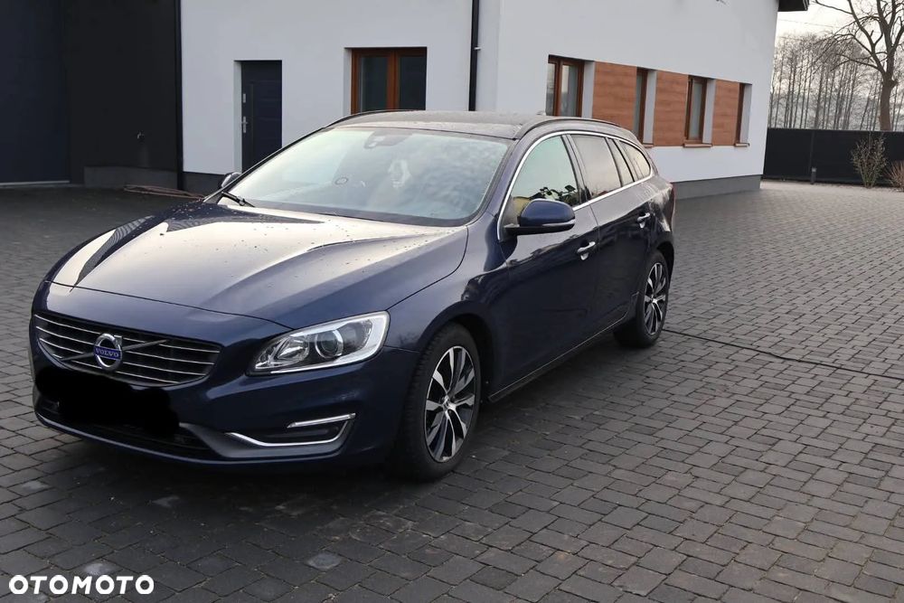 Volvo V60 D4 Drive-E Momentum - 1