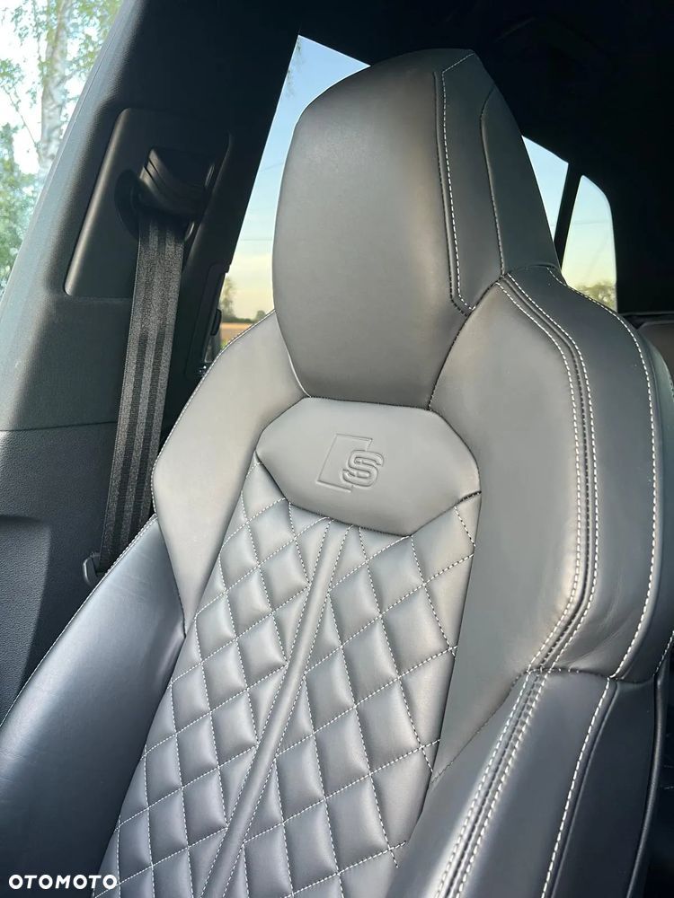 Audi Q8 - 12