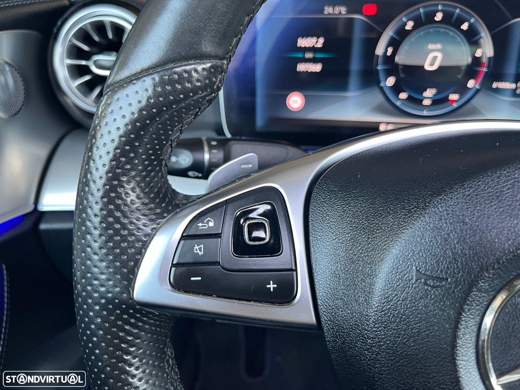 Mercedes-Benz E 220 d Coupe 9G-TRONIC AMG Line - 24