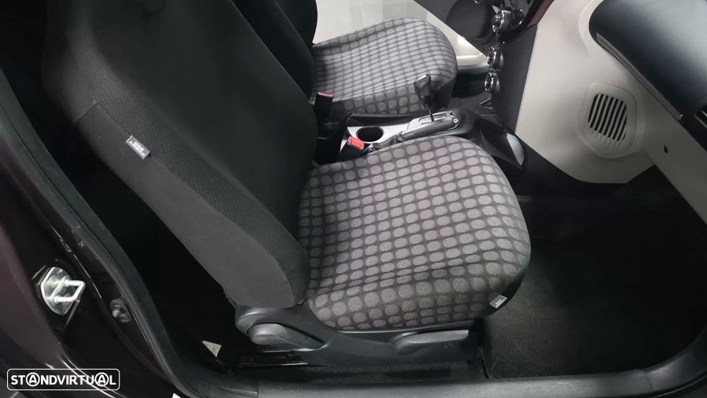 Toyota iQ 1.0 VVT-i 2 MultiDrive - 12