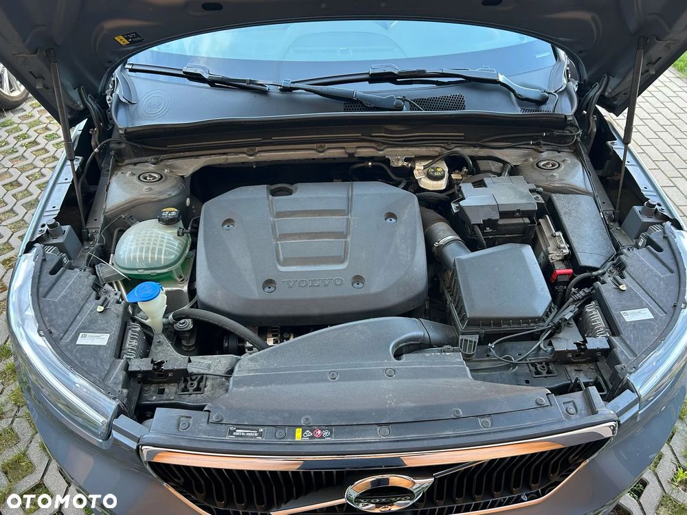 Volvo XC 40 T3 Momentum Pro - 37