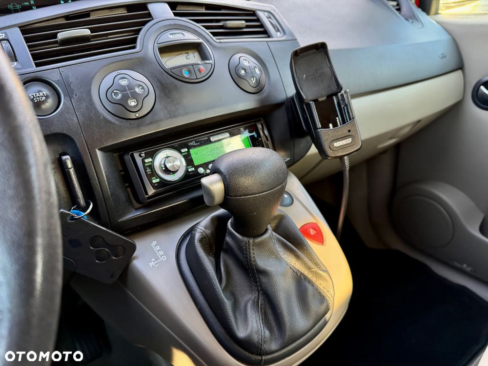 Renault Scenic 2.0 16V Dynamique - 7